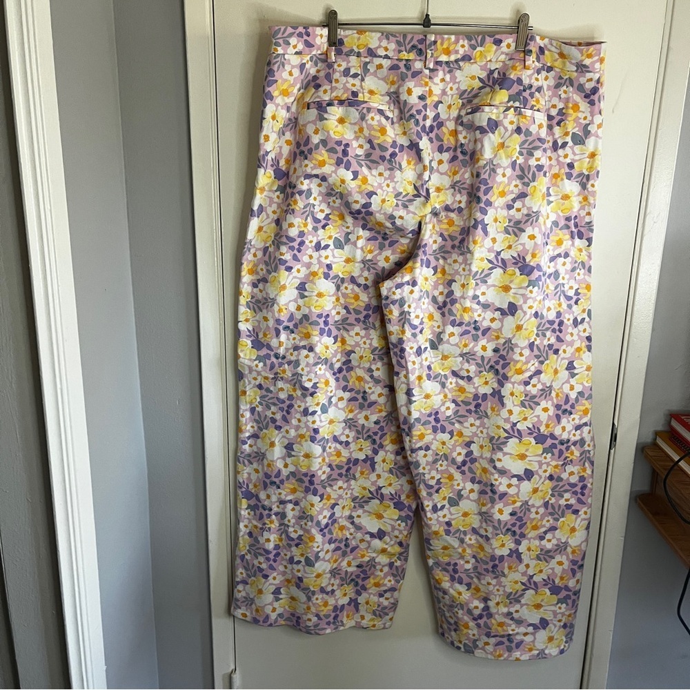 Eloquii Purple Retro Spring Floral Novelty Print Wide Leg Cropped Denim Pants - Picture 5 of 7